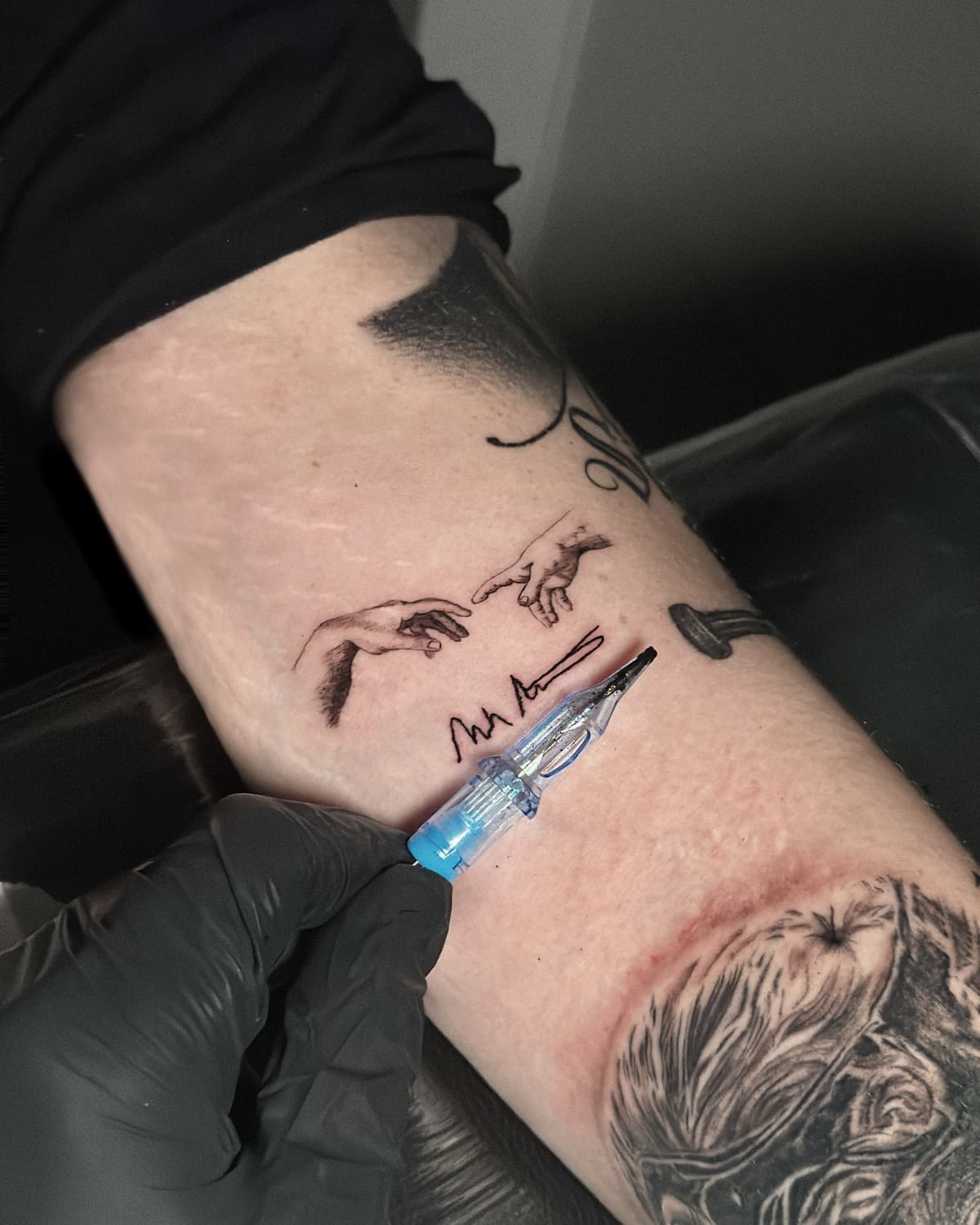 Creation of Adam — Realism / Upper arm, micro detail